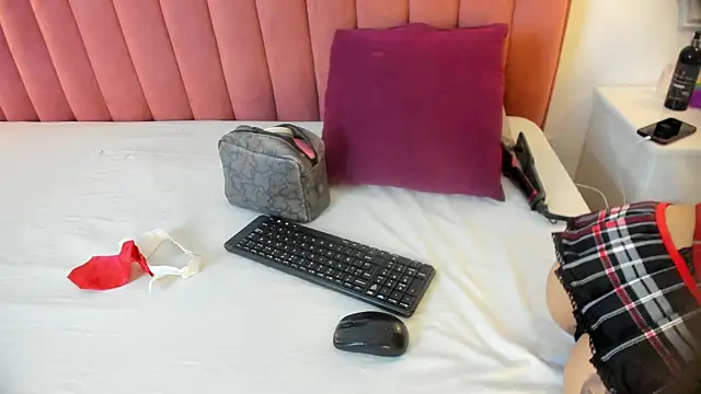 Celina Kyle1 online show from November 24, 7:58 pm