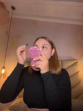 Beella1  online show from April 2, 12:01 pm