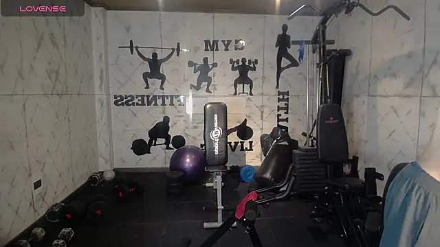 Snapshot of Lil_James chatting on November 29, 7:47 pm Lil James online show from November 29, 7:47 pm