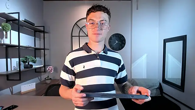 Lil James online show from April 22, 8:04 pm