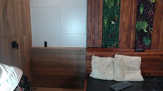 Snapshot of Lil_James chatting on November 13, 7:51 pm Lil James online show from November 13, 7:51 pm