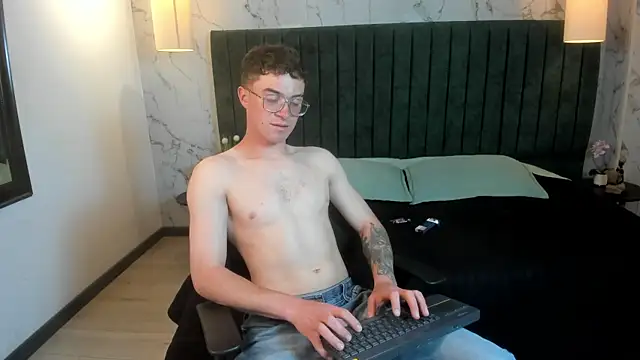 Lil James online show from May 4, 8:00 pm