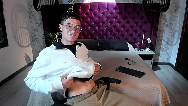 Lil James online show from March 19, 8:20 pm