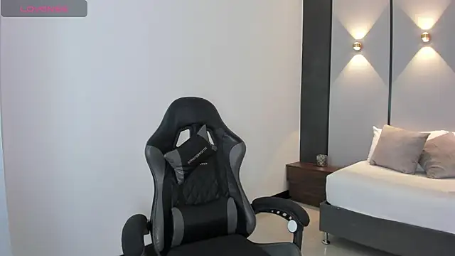 mia collins96 online show from February 18, 2:42 am