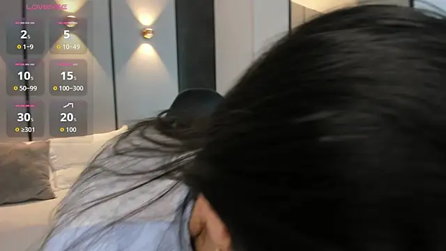 mia collins96 online show from April 7, 2:35 am