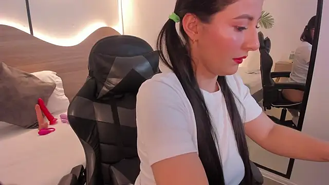 Snapshot of mia_collins96 chatting on October 26, 3:18 am mia collins96 online show from October 26, 3:18 am