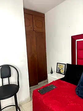 Snapshot of NataliaaMiller_ chatting on November 7, 12:42 pm NataliaaMiller online show from November 7, 12:42 pm