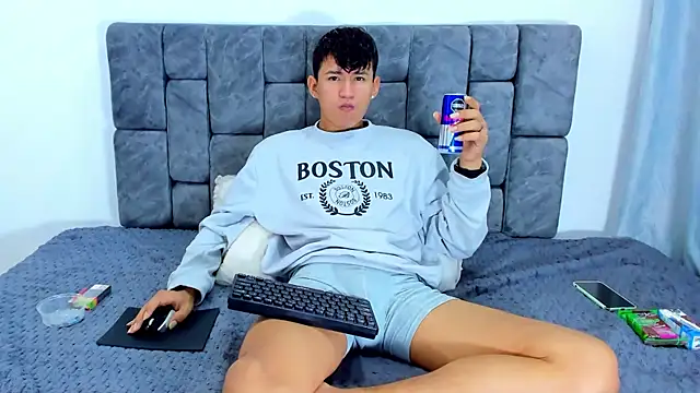 Nicolas Torres  online show from November 4, 5:33 am