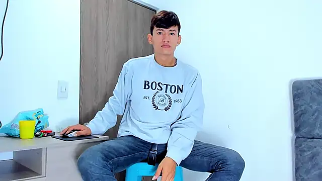 Nicolas Torres  online show from November 2, 7:24 am