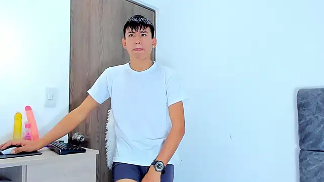 Nicolas Torres  online show from November 18, 7:11 am