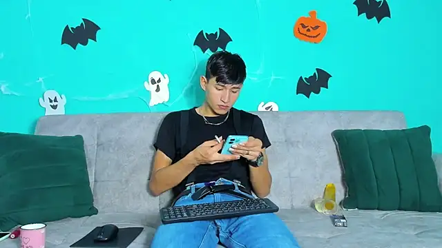 Nicolas Torres  online show from October 29, 7:40 am