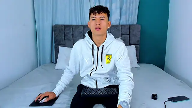 Nicolas Torres  online show from November 21, 4:00 am