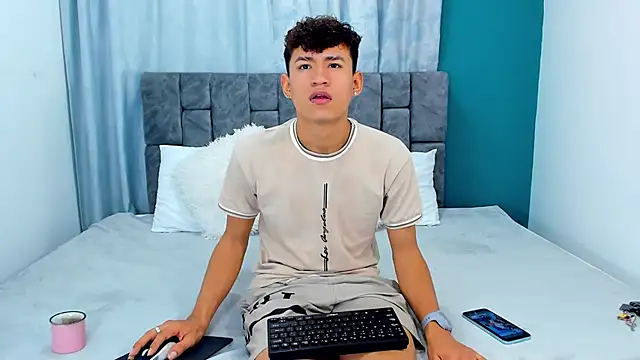 Nicolas Torres  online show from November 30, 6:36 am