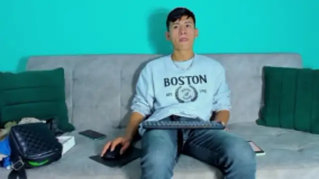 Nicolas Torres  online show from October 23, 8:24 am