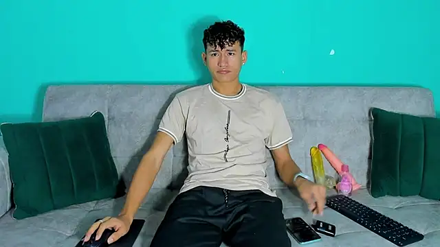 Nicolas Torres  online show from November 25, 6:25 am