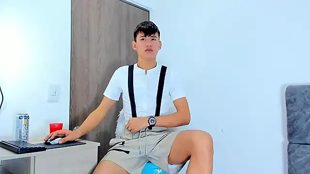 Nicolas Torres  online show from November 14, 2:37 am