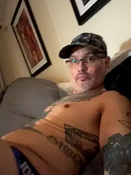 D13ON3L online show from November 10, 11:21 pm