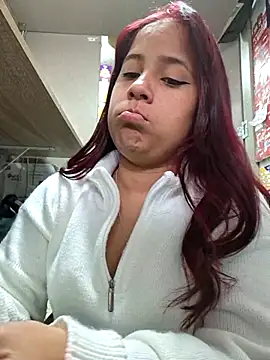 Snapshot of TamySweet69 chatting on December 4, 3:55 pm TamySweet69 online show from December 4, 3:55 pm