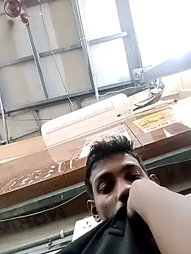 Snapshot of naveen_3222 chatting on October 28, 9:52 am naveen 3222 online show from October 28, 9:52 am