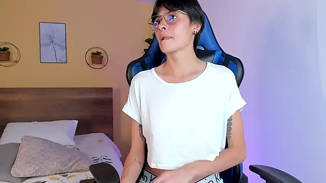 Snapshot of MartinnaGrecco chatting on November 21, 8:30 pm MartinnaGrecco online show from November 21, 8:30 pm