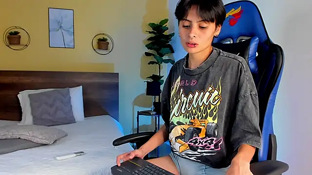 Snapshot of MartinnaGrecco chatting on November 10, 8:47 pm MartinnaGrecco online show from November 10, 8:47 pm