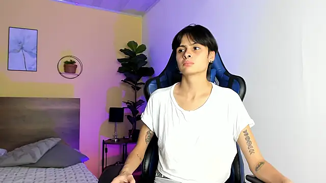 Snapshot of MartinnaGrecco chatting on December 4, 8:08 pm MartinnaGrecco online show from December 4, 8:08 pm