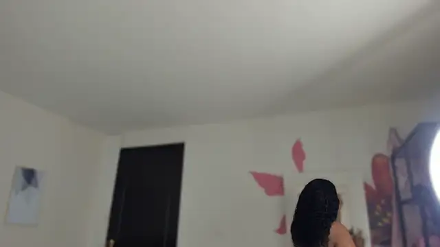 YariRose online show from March 14, 2:56 pm