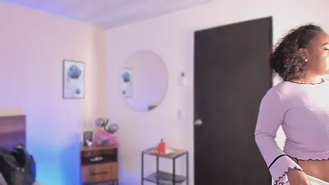 YariRose online show from November 29, 1:55 pm