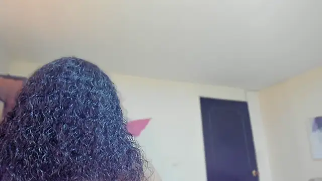 YariRose online show from March 11, 2:55 pm