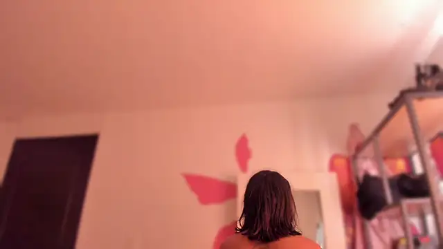 YariRose online show from March 26, 2:15 pm