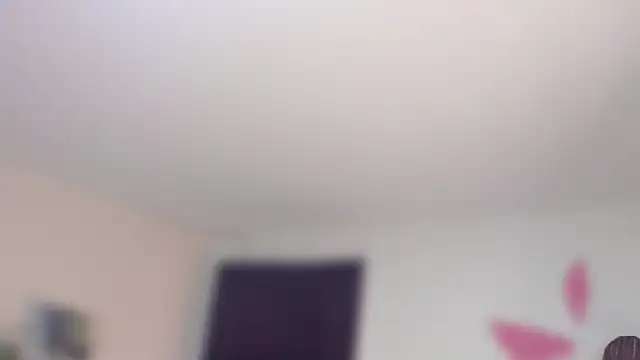 YariRose online show from May 9, 2:42 pm