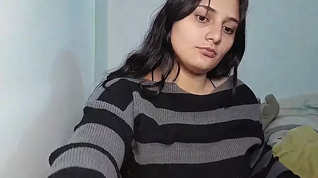 Layla Latina online show from March 17, 1:30 am