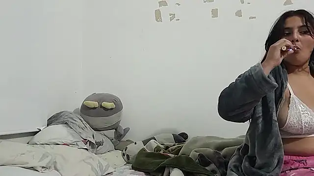 Layla Latina online show from February 7, 1:24 am