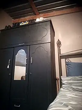 Pussylover911o online show from November 27, 3:34 pm