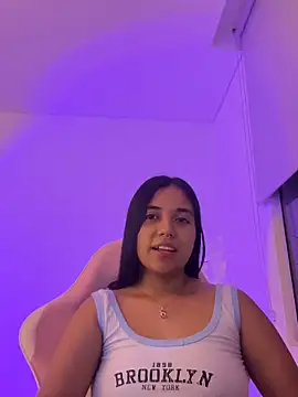 aly nicols online show from December 5, 6:12 am