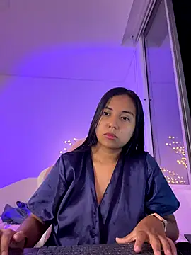 aly nicols online show from November 8, 1:20 am