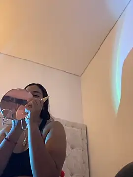 aly nicols online show from November 14, 11:41 pm