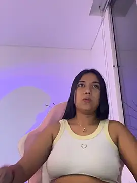 aly nicols online show from December 3, 6:25 am