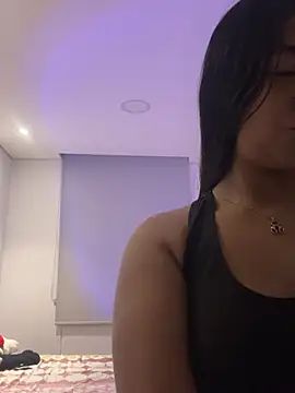 aly nicols online show from February 13, 6:35 am