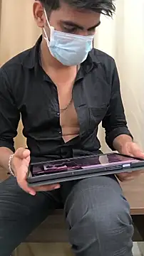 Snapshot of adi8210 chatting on November 14, 12:31 pm adi8210 online show from November 14, 12:31 pm