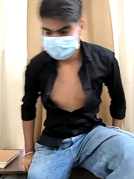 Snapshot of adi8210 chatting on November 12, 11:58 am adi8210 online show from November 12, 11:58 am