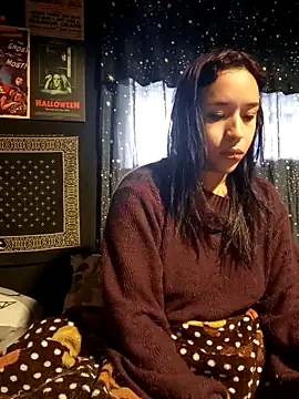 Snapshot of Isis_Bathory chatting on November 27, 12:27 pm Isis Bathory online show from November 27, 12:27 pm