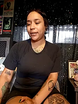 Snapshot of Isis_Bathory chatting on November 26, 3:56 pm Isis Bathory online show from November 26, 3:56 pm