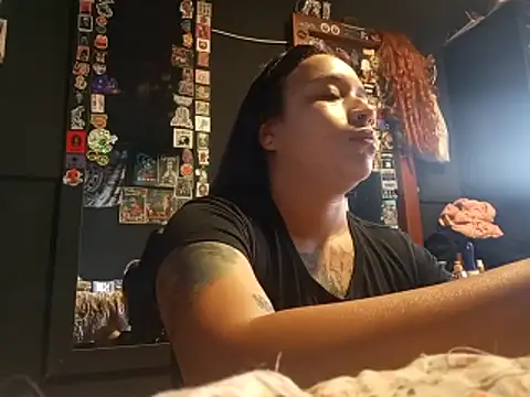 Snapshot of Isis_Bathory chatting on November 29, 2:28 pm Isis Bathory online show from November 29, 2:28 pm