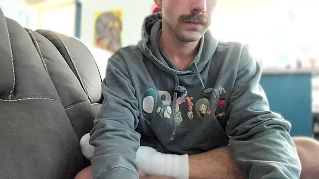 Snapshot of bobbyatx chatting on November 26, 6:52 pm bobbyatx online show from November 26, 6:52 pm