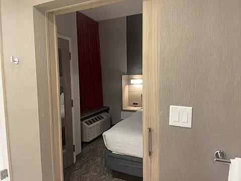 Snapshot of bobbyatx chatting on December 1, 7:31 am bobbyatx online show from December 1, 7:31 am