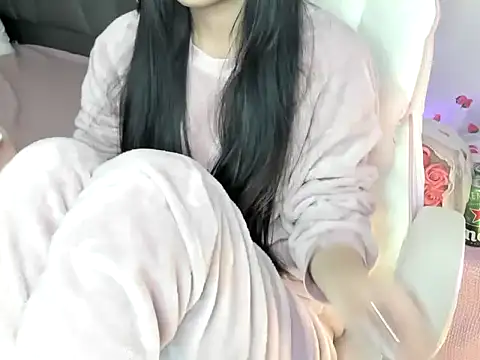 Snapshot of NewMoon2x chatting on January 17, 6:44 pm NewMoon2x online show from January 17, 6:44 pm