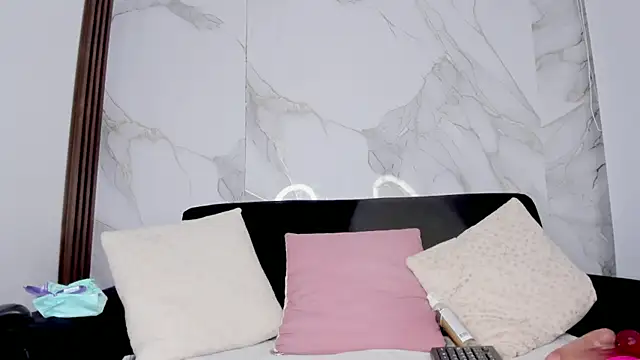 Cleopatriagad online show from April 2, 1:35 am