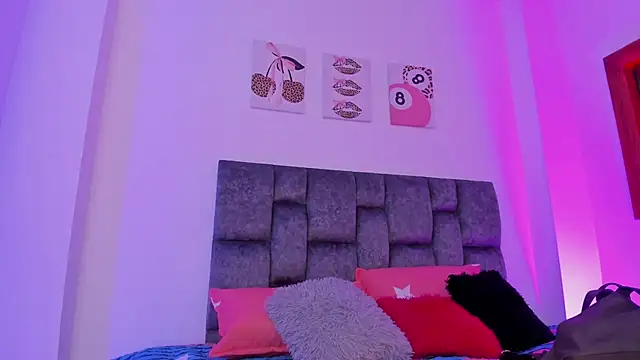 kittymonroe1 online show from February 10, 5:56 pm