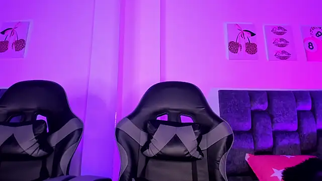 kittymonroe1 online show from April 8, 12:56 am